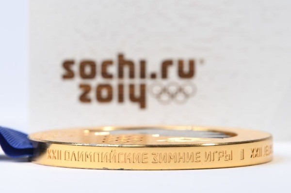 Дарья Домрачева подарила свою первую олимпийскую медаль музею НОК