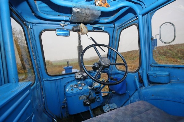 По полям, по полям синий трактор едет к нам! Белорус показал восстановленный МТЗ-50 1965 г. в.