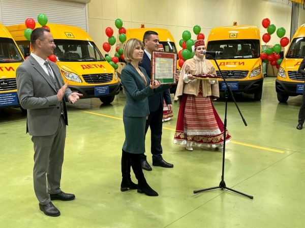 На ОАО «Брестмаш» состоялась торжественная церемония передачи специально оборудованного транспорта учреждениям образования Брестской области
