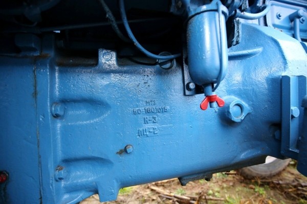 По полям, по полям синий трактор едет к нам! Белорус показал восстановленный МТЗ-50 1965 г. в.