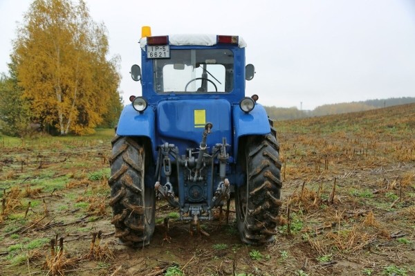 По полям, по полям синий трактор едет к нам! Белорус показал восстановленный МТЗ-50 1965 г. в.