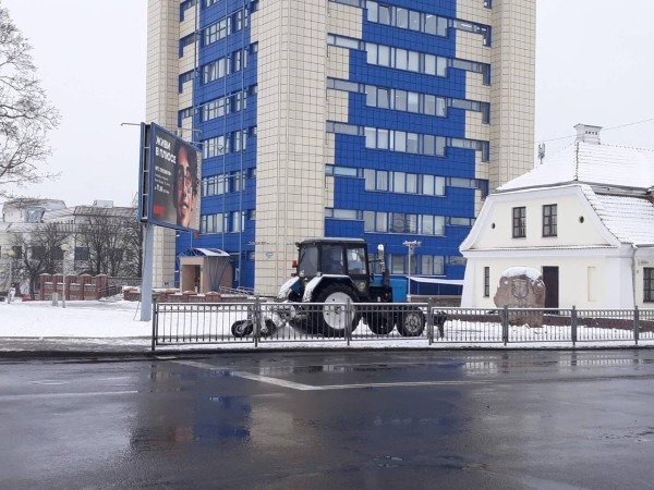 Коммунальные службы в усиленном режиме ведут работы по уборке города Коммунальные службы в усиленном режиме ведут работы по уборке города