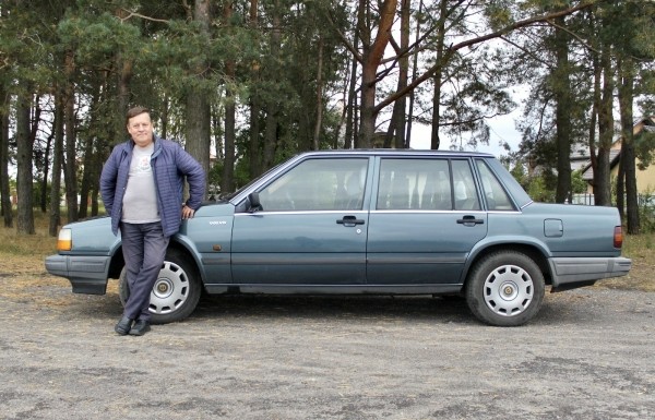 Настоящий «шведский чемодан»! На брестских улицах до сих пор ездит на неубиваемом Volvo 740 GL Настоящий «шведский чемодан»! На брестских улицах до сих пор ездит на неубиваемом Volvo 740 GL