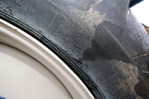 По полям, по полям синий трактор едет к нам! Белорус показал восстановленный МТЗ-50 1965 г. в.