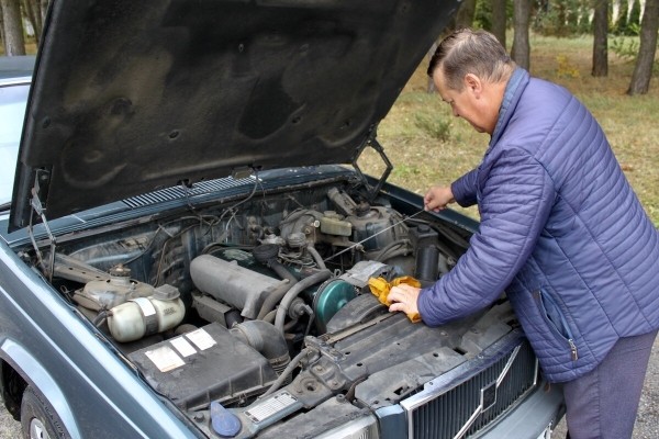 Настоящий «шведский чемодан»! На брестских улицах до сих пор ездит на неубиваемом Volvo 740 GL Настоящий «шведский чемодан»! На брестских улицах до сих пор ездит на неубиваемом Volvo 740 GL