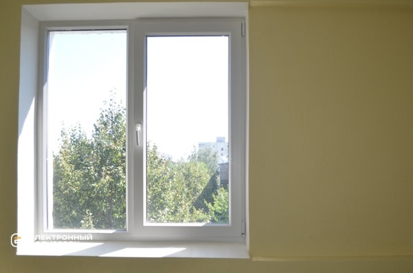 «Не хотели жить в свинарнике». Как солигорчане превратили убитый подъезд в элитный