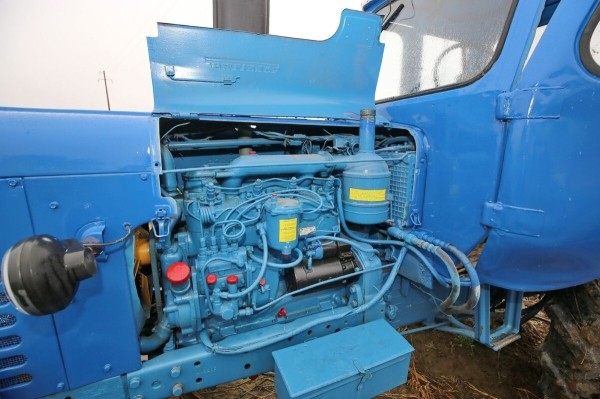 По полям, по полям синий трактор едет к нам! Белорус показал восстановленный МТЗ-50 1965 г. в.