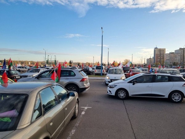 В Бресте от Гребного канала стартовал патриотический автопробег