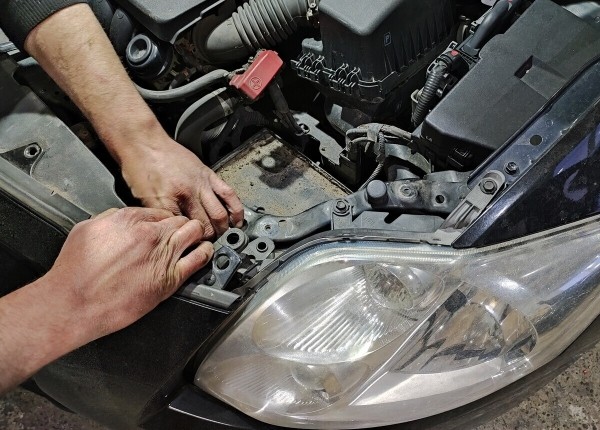 После ремонта на СТО автовладелец остался без документов на машину. Сервисмен: «Верну документы настоящему хозяину»