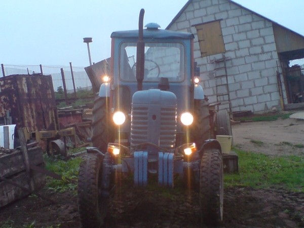 По полям, по полям синий трактор едет к нам! Белорус показал восстановленный МТЗ-50 1965 г. в.