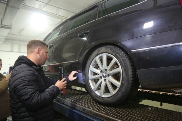 Белорус купил бензиновый VW Passat (B6) за $6 800. Проверили, стоил ли он своих денег Белорус купил бензиновый VW Passat (B6) за $6 800. Проверили, стоил ли он своих денег