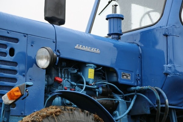 По полям, по полям синий трактор едет к нам! Белорус показал восстановленный МТЗ-50 1965 г. в.
