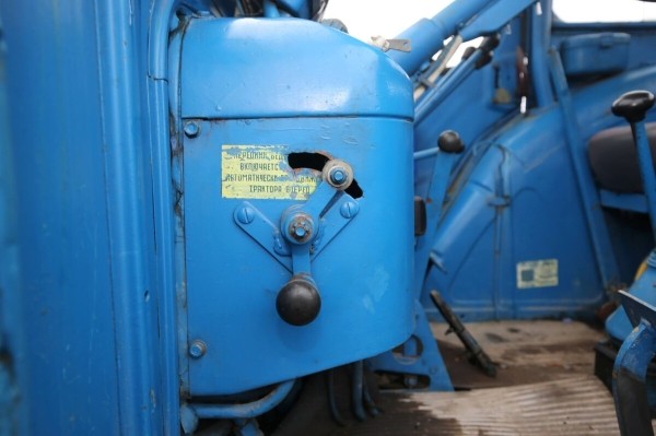 По полям, по полям синий трактор едет к нам! Белорус показал восстановленный МТЗ-50 1965 г. в.