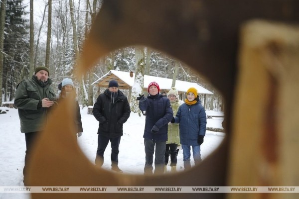 Партизанский Дед Мороз всю зиму будет принимать гостей в Ивацевичском районе Партизанский Дед Мороз всю зиму будет принимать гостей в Ивацевичском районе