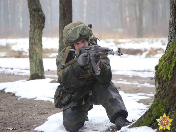 На полигоне Брестский проводятся занятия по огневой, тактической, инженерной и медицинской подготовке На полигоне Брестский проводятся занятия по огневой, тактической, инженерной и медицинской подготовке