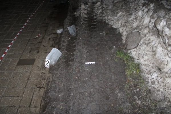 В Гомеле на гимназисток упала ледяная глыба. Возбуждено уголовное дело В Гомеле на гимназисток упала ледяная глыба. Возбуждено уголовное дело