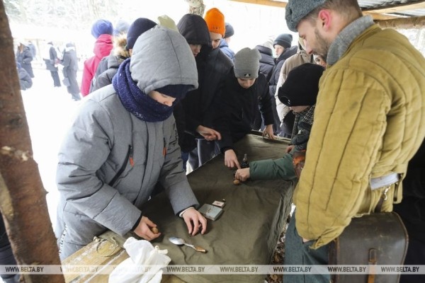 Партизанский Дед Мороз всю зиму будет принимать гостей в Ивацевичском районе Партизанский Дед Мороз всю зиму будет принимать гостей в Ивацевичском районе