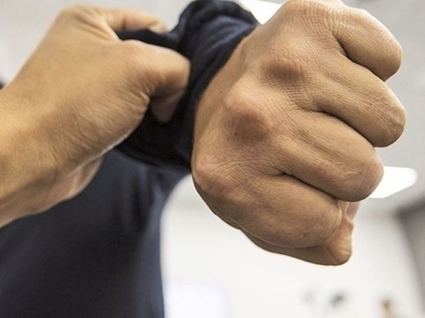 Сломал знакомому несколько ребер. Эту новогоднюю историю белорус запомнит надолго Сломал знакомому несколько ребер. Эту новогоднюю историю белорус запомнит надолго