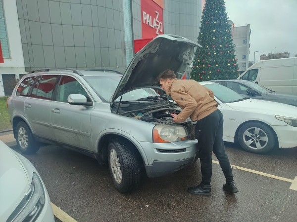 Год не может расстаться с машиной. Белорус продаёт 15-летний Volvo XC90, а никто не берёт! Почему? Год не может расстаться с машиной. Белорус продаёт 15-летний Volvo XC90, а никто не берёт! Почему?