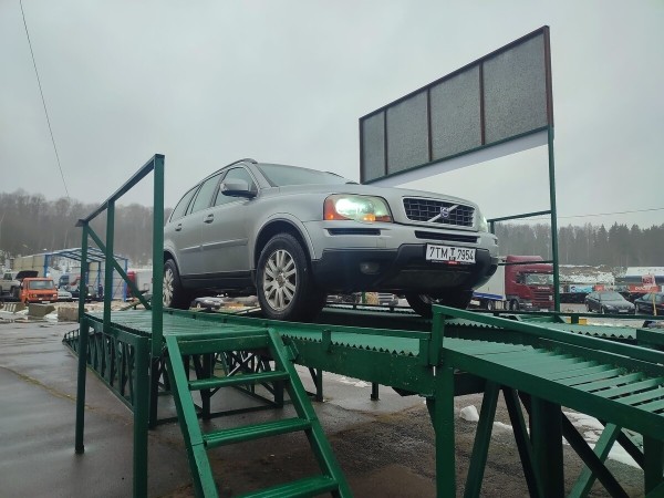 Год не может расстаться с машиной. Белорус продаёт 15-летний Volvo XC90, а никто не берёт! Почему? Год не может расстаться с машиной. Белорус продаёт 15-летний Volvo XC90, а никто не берёт! Почему?