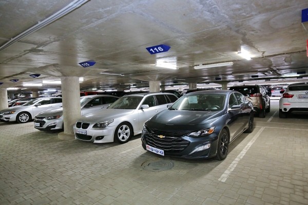 «Приклеили $1 000 за уборку салона!» Белорус отдал Chevrolet в автохаус и очень удивился методам реализации