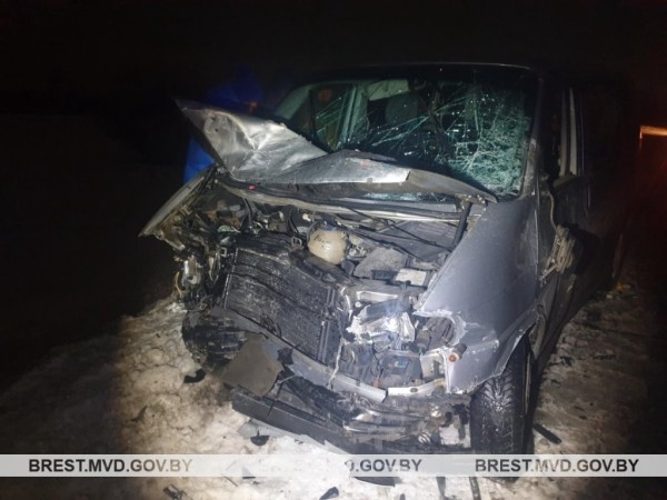 Жесткое лобовое ДТП произошло в Пинском районе