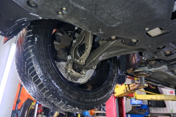 «ТО у дилера со всеми расходниками — 1 200 рублей». Белорус о владении 400-сильным гибридом Volvo XC90