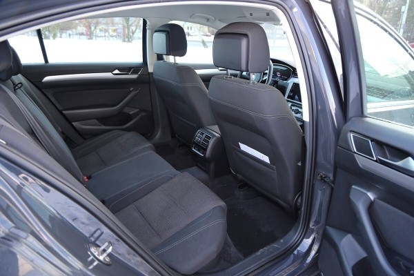 Этот «Пассат» в продаже уже несколько месяцев. И никто не звонит! Что не так с машиной? Этот «Пассат» в продаже уже несколько месяцев. И никто не звонит! Что не так с машиной?