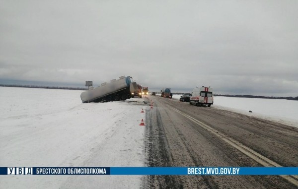 Два человека погибли, семь пострадали в ДТП в Брестской области за неделю