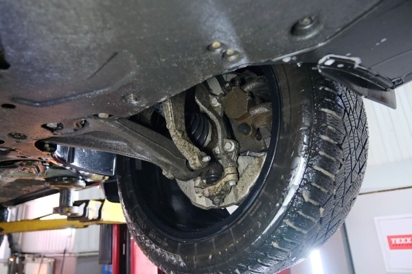 «ТО у дилера со всеми расходниками — 1 200 рублей». Белорус о владении 400-сильным гибридом Volvo XC90