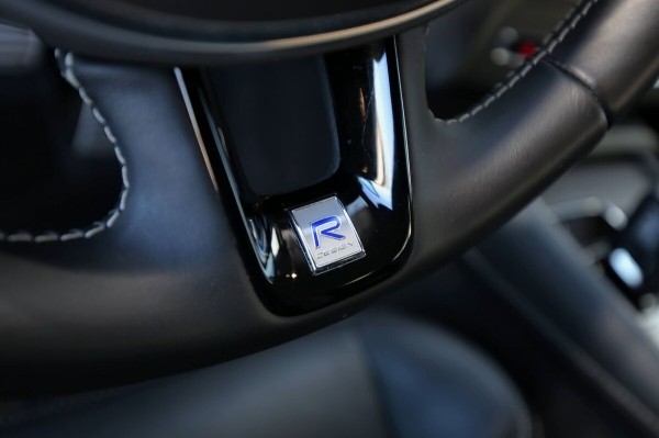 «ТО у дилера со всеми расходниками — 1 200 рублей». Белорус о владении 400-сильным гибридом Volvo XC90