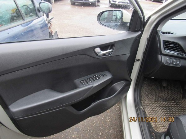 Cамые дорогие авто, продаваемые в РБ за долги: дешевле, чем на «вторичке»? Cамые дорогие авто, продаваемые в РБ за долги: дешевле, чем на «вторичке»?