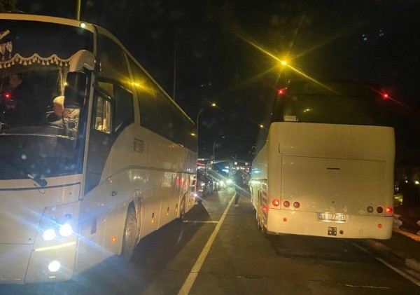 «Сейчас прайс за место — $500». Что происходит на границе накануне новогодних праздников