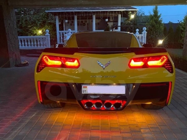 Больше 6 литров под капотом. Сколько просят в Беларуси за легендарный Chevrolet Corvette?