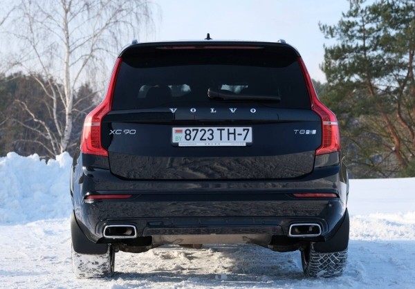 «ТО у дилера со всеми расходниками — 1 200 рублей». Белорус о владении 400-сильным гибридом Volvo XC90