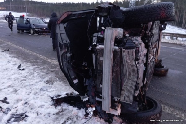 Массовая авария на М1. Водитель опрокинувшегося Geely Coolray рассказал, как все произошло