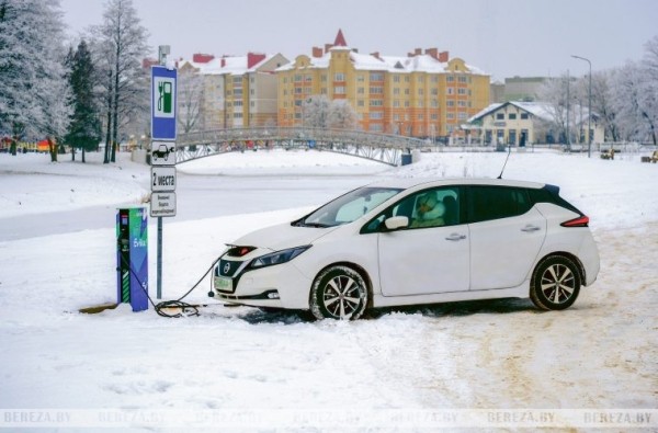 В Березе открылась первая зарядная станция для электромобилей