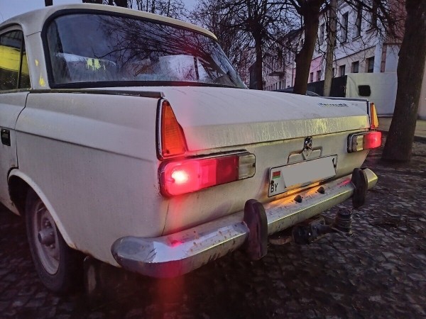 Фонарщик из Бреста показал «Москвич-412», с которым не хочет расставаться
