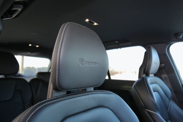 «ТО у дилера со всеми расходниками — 1 200 рублей». Белорус о владении 400-сильным гибридом Volvo XC90