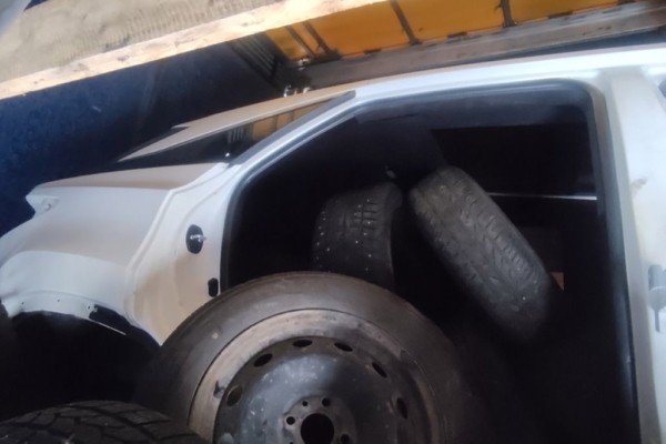 Кроссоверы разобрали и пытались ввезти под видом запчастей — вот каким будет штраф от таможни