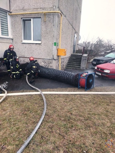 На пожаре в Бресте спасли мужчину. Видео и подробности На пожаре в Бресте спасли мужчину. Видео и подробности