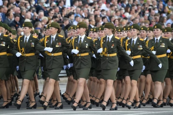 Минобороны: женщины в Беларуси просят дать им право служить «срочку» Минобороны: женщины в Беларуси просят дать им право служить «срочку»