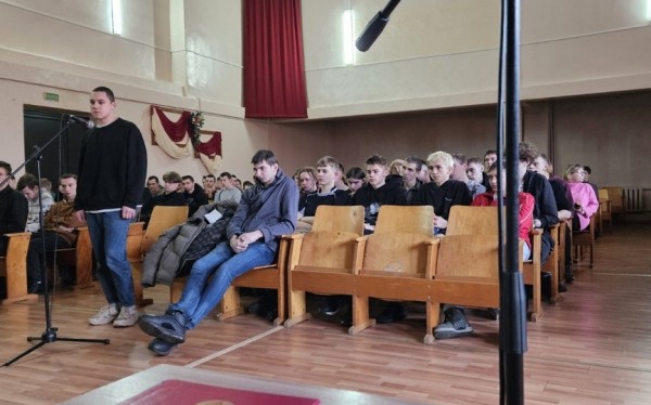 Житель Барановичей подсмотрел данные карты друга и больше месяца воровал с нее деньги Житель Барановичей подсмотрел данные карты друга и больше месяца воровал с нее деньги