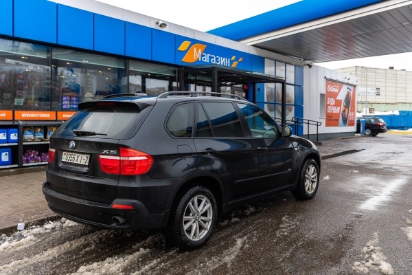 Познакомились из-за BMW, а через полгода — свадьба! Белорусы рассказали свои истории любви, возникшей благодаря авто