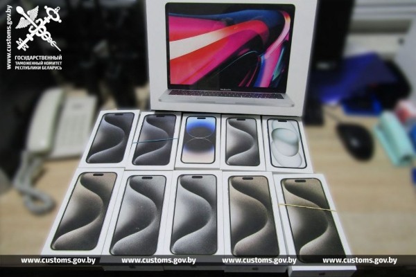 Айфоны и MacBookPro нашли на границе у водителя автобуса