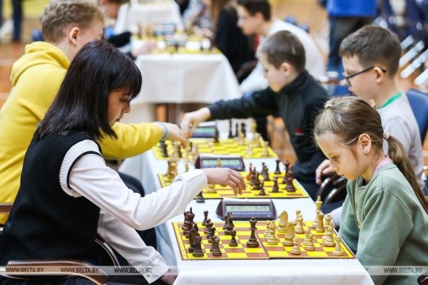 В Бресте проходит финал областных соревнований среди детей и подростков по шахматам «Белая ладья»