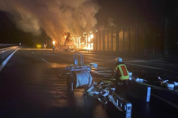 В Баварии сгорел грузовик под управлением белоруса В Баварии сгорел грузовик под управлением белоруса