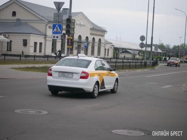 Незнание правил не спасает от штрафа. Нужно ли пристегиваться пассажирам в такси