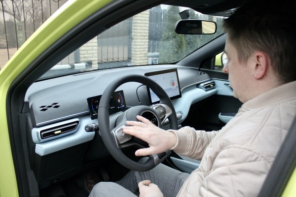 Брестский блогер Василий Пошелюк о BYD Seagull: «Больше 130 км/ч не едет. Зато может вскипятить чайник!» Брестский блогер Василий Пошелюк о BYD Seagull: «Больше 130 км/ч не едет. Зато может вскипятить чайник!»