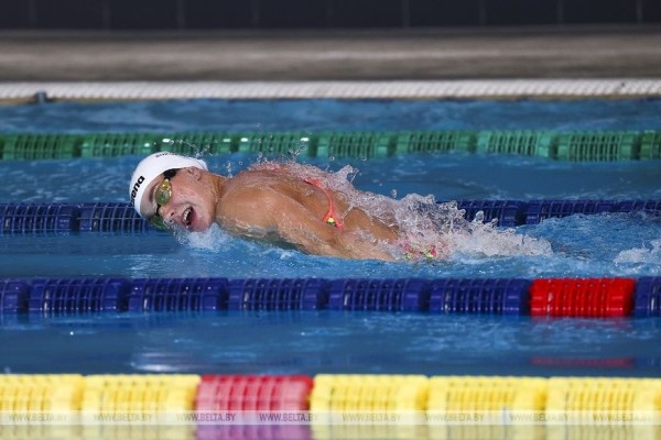 С прицелом на Олимпиаду. Белорусские пловцы в Бресте готовятся к чемпионату страны